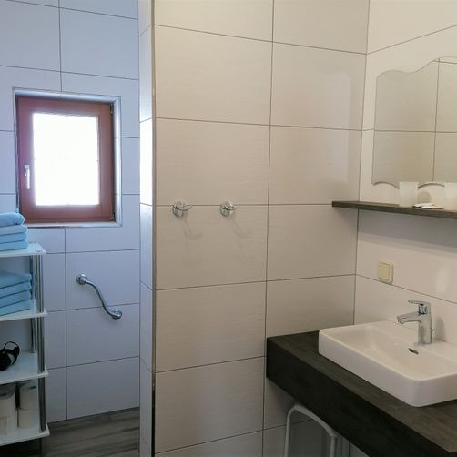 Rosenwohnung Dusche-WC